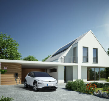 battery storage for EV - image of home with solar energy panels