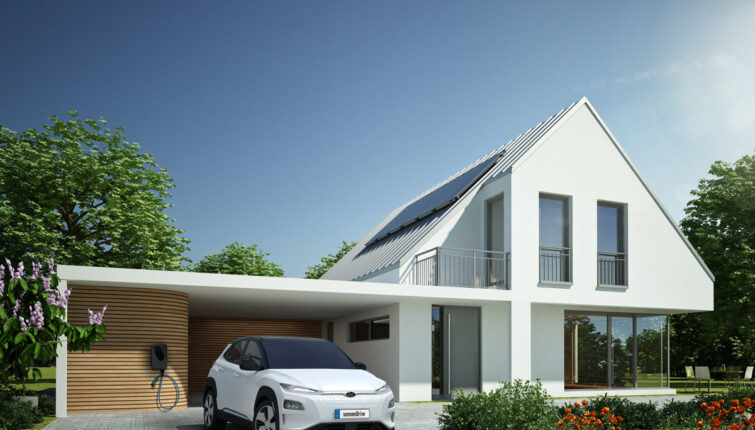 battery storage for EV - image of home with solar energy panels